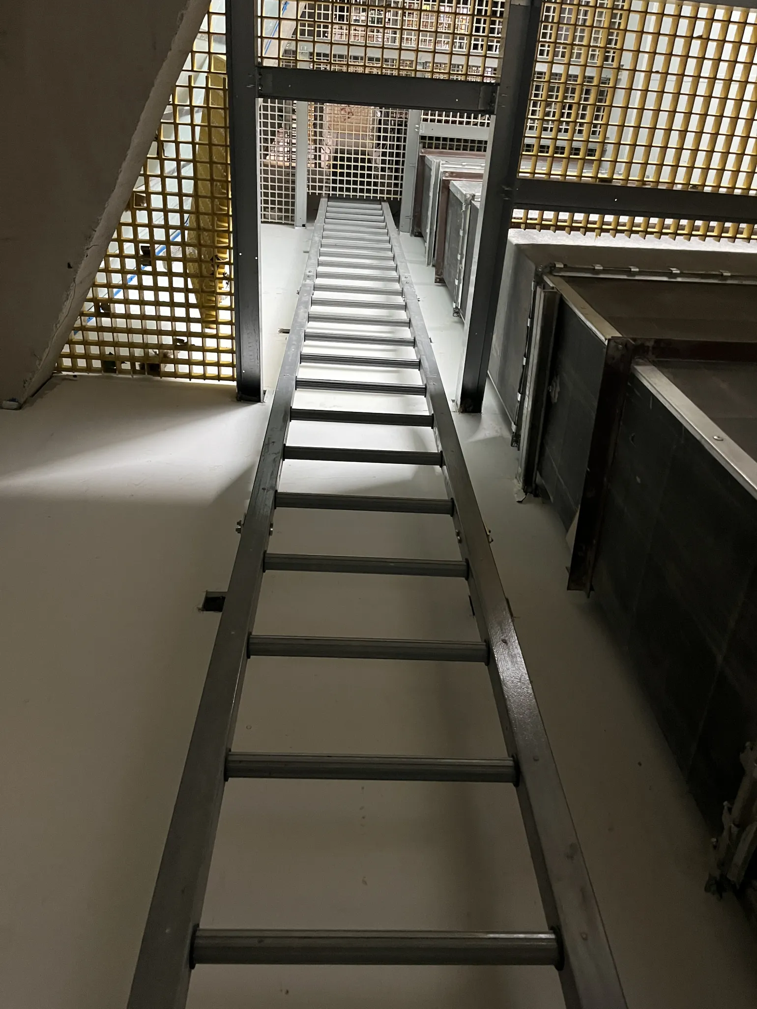 Applications
GRP ladders are the perfect choice across multiple sectors, especially where non-conductivity, corrosion resistance, and durability are essential:
Water & Wastewater – Safe access to tanks, platforms, and treatment areas
Chemical & Industrial – Reliable ladders in corrosive environments
Marine & Offshore – Rescue or access ladders for docks, harbours, and jetties
Utilities & Power – Substations, towers, and service buildings requiring non-conductive access
Airside & Defence – Electromagnetically transparent for radar and sensitive equipment areas
Rail – Safe, durable access to signals, gantries, and maintenance points
Emergency Access – Fire, rescue, and evacuation routes where reliability is critical