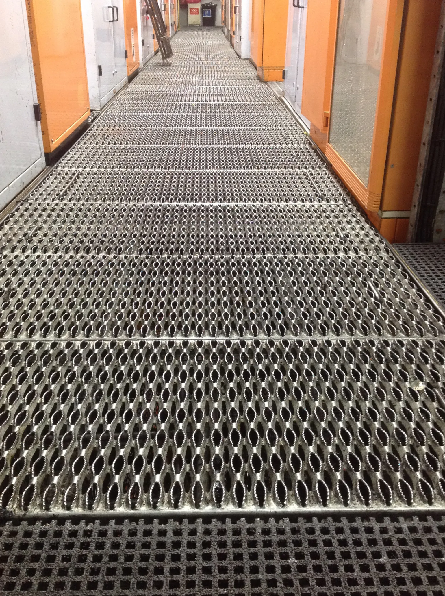 Barclay & Mathieson supplies a comprehensive range of perforated planks manufactured from self-colour and galvanised steel and aluminium in a range of slip-resistant patterns. These densely punched profiles with raised serrations provide a highly effective anti-slip surface that performs reliably, even in wet, oily or exposed outdoor conditions. They provide safe, stable walking surfaces in demanding industrial environments.
Both galvanised steel and aluminium options are suitable for internal and external use. Aluminium planks are a lightweight alternative to steel, offering a reduced handling weight.
Key Benefits
Perforated planks provide a practical combination of safety, performance and ease of installation:
Slip-resistant surface even when wet, muddy or oily
Excellent drainage and airflow
Strong, stable walking surfaces
Lightweight aluminium option available
Low installation and minimal maintenance requirements
Accurately produced on CNC machinery
Suitable for permanent or temporary access
