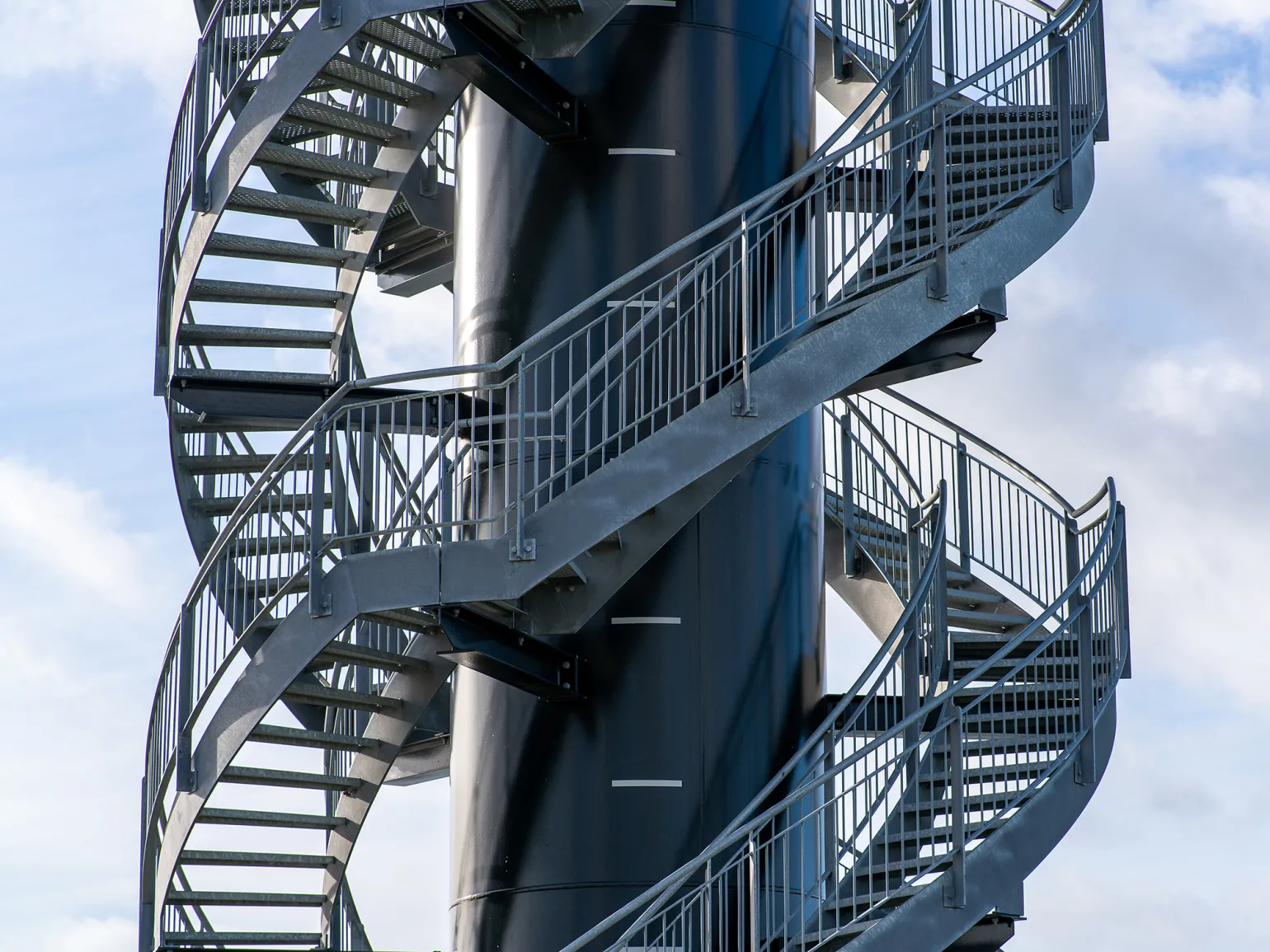 Typical Applications
Steel stair treads are widely used in:
Industrial staircases and access platforms
Walkways and service routes
Manufacturing and processing facilities
Construction and infrastructure projects
External stairs exposed to weather
Why Choose Steel Stair Treads from Barclay & Mathieson?
Strong, stable step surfaces for demanding environments
Slip-resistant designs suitable for internal and external use
Open or solid tread options to suit application requirements
Standard sizes available for quick specification
Bespoke manufacture available for non-standard layouts
Compatible with wider steel access systems