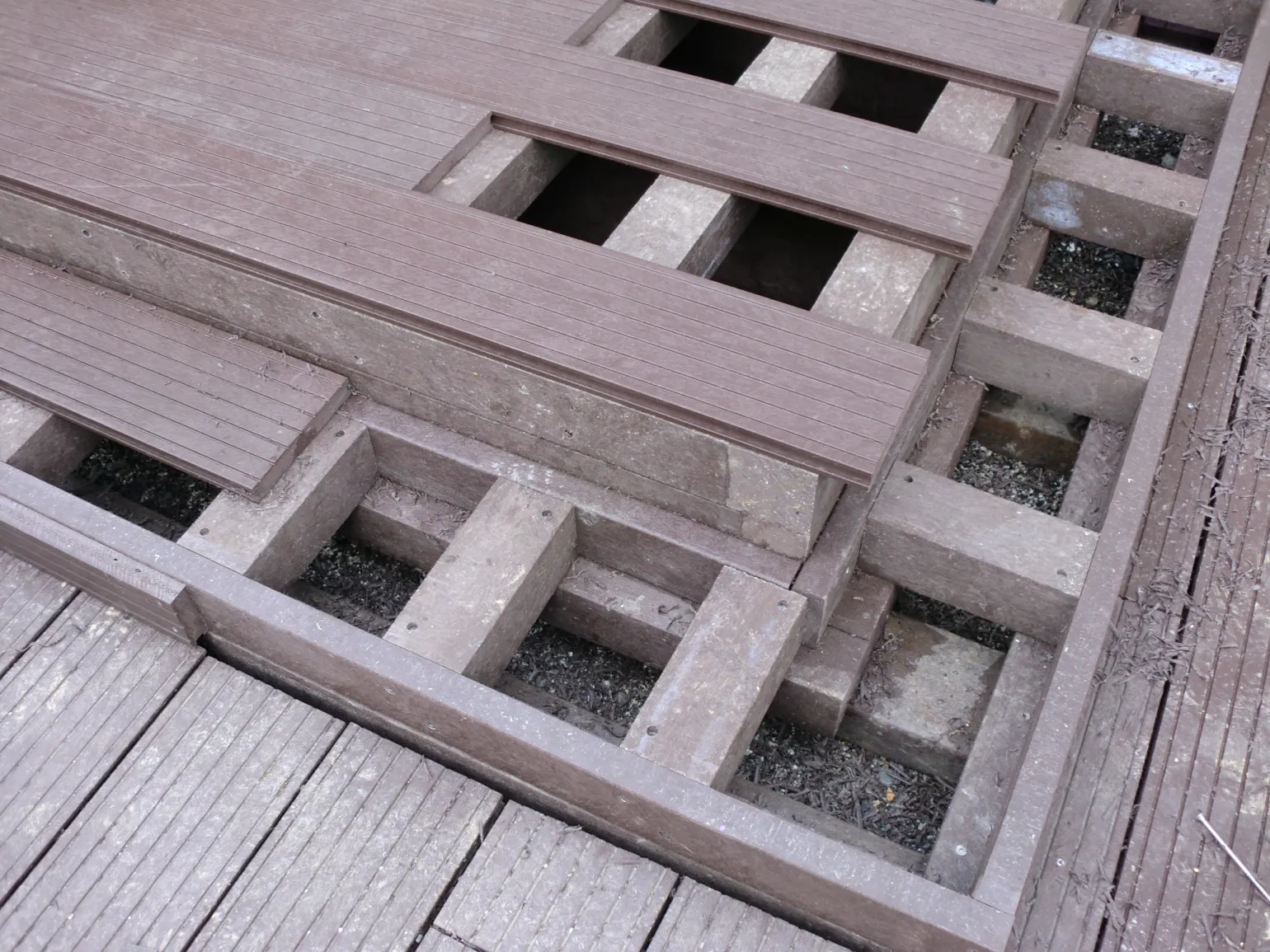 Recycled plastic battens, joists and beams provide a practical, long-lasting solution for forming supporting substructures beneath GRP platforms and walkways. These profiles are particularly well suited to external environments where durability, moisture resistance and low maintenance are essential.
Used alongside GRP grating and access systems, recycled plastic profiles help create stable, reliable foundations without the long-term issues associated with timber.
Key Benefits
Suitable for direct ground contact
Resistant to moisture, rot and degradation
Low maintenance, no surface treatment required
Stable, consistent profiles
Available in multiple square and rectangular sizes
Complements GRP access and safety systems