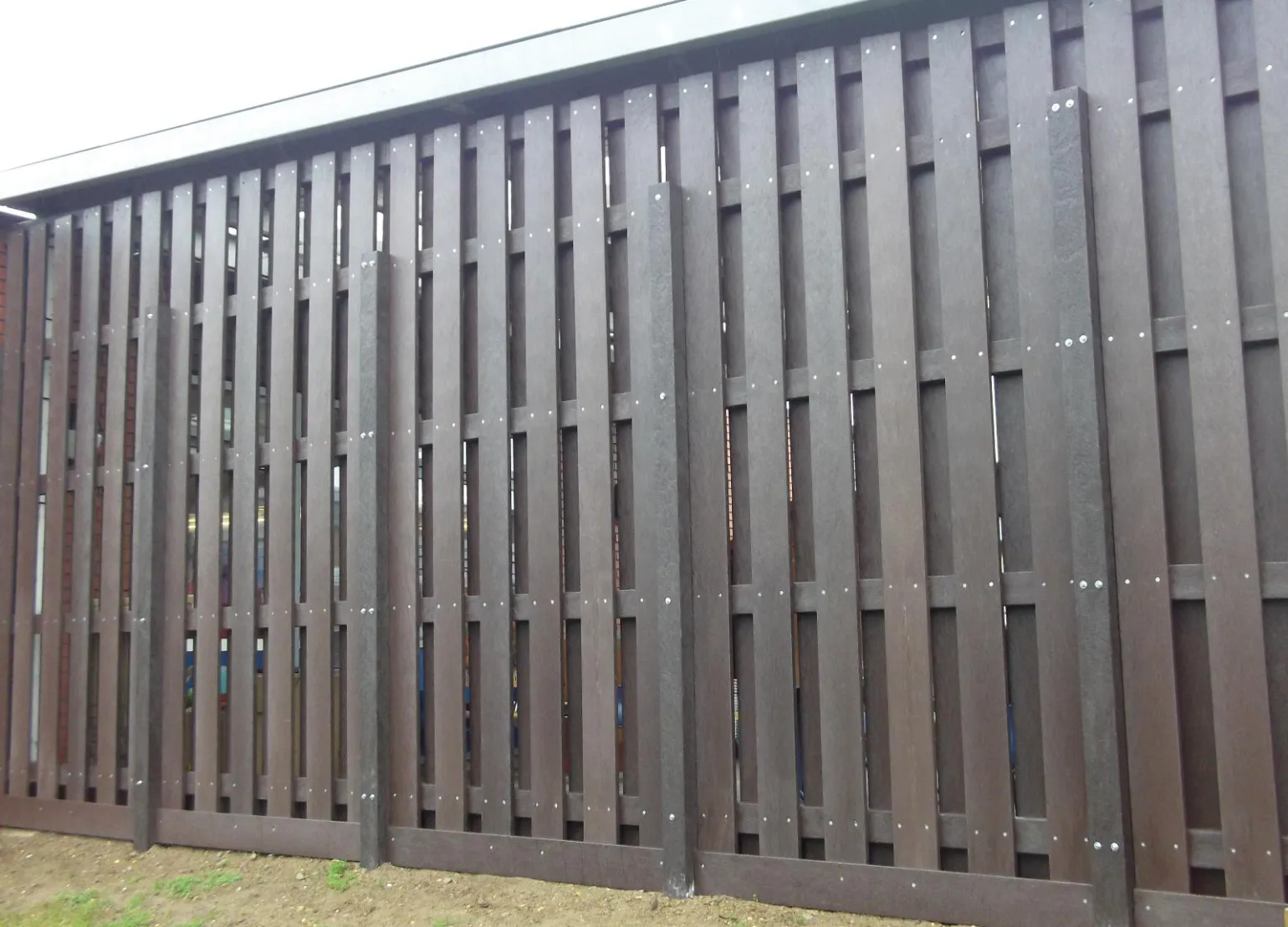 Fencing and Posts
Where greater separation or protection is required, our recycled plastic fencing components allow you to create a wide range of fencing styles with ease.
Using posts, support rails and pales, you can build:
Low-level picket fences
Hit-and-miss style fencing
Higher privacy screening
Pales are available with either a flat or round top, allowing you to achieve an attractive, professional appearance.