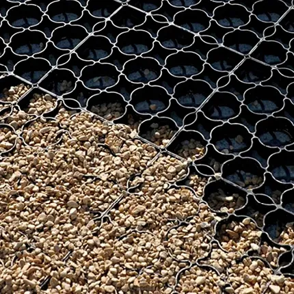 Standard Reinforcement Grid
A robust, interlocking grid system designed to stabilise soft ground and improve drainage.
Withstands loads up to 250 tonnes per m²
Suitable for vehicles, pedestrians and emergency service access
SUDS compliant, allowing efficient water drainage
9 pieces required per square metre
This is a versatile reinforcement solution for both commercial and residential applications where long-term surface performance is required.