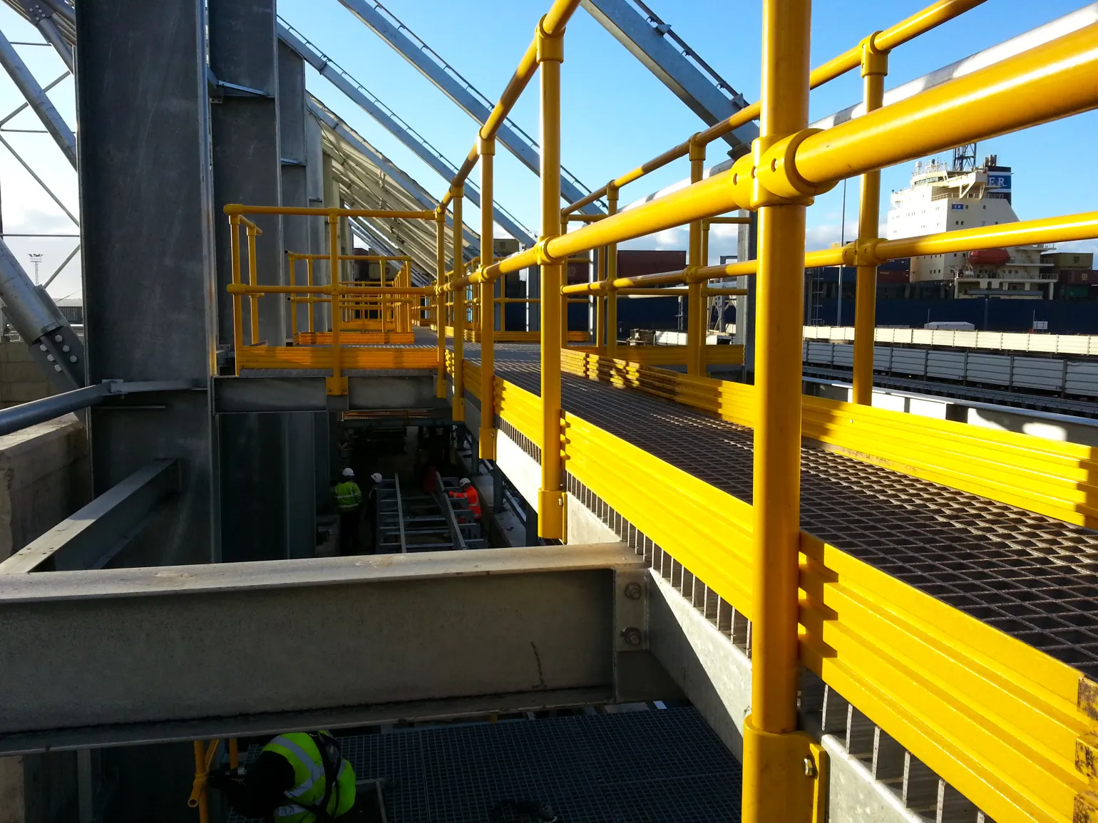 Handrails play a critical role in preventing falls, guiding safe movement and protecting people around raised access areas, stairs and walkways. Correctly specified handrailing improves safety, ensures compliance and helps create clear, controlled access routes across a wide range of environments.
Barclay & Mathieson supplies a complete range of GRP and steel handrail systems, offering flexibility in material choice, configuration and finish. Our expertise allows us to support both standard installations and more complex, bespoke layouts, ensuring the right system is selected for each application.
Supporting Safe Access and Segregation
Our handrail solutions are designed to:
Prevent falls from open edges e.g. rooftops, platforms, walkways, stairs
Clearly define pedestrian routes and access points
Provide effective guarding and zone segregation
Perform reliably in internal and external environments
Integrate seamlessly with walkway and flooring systems