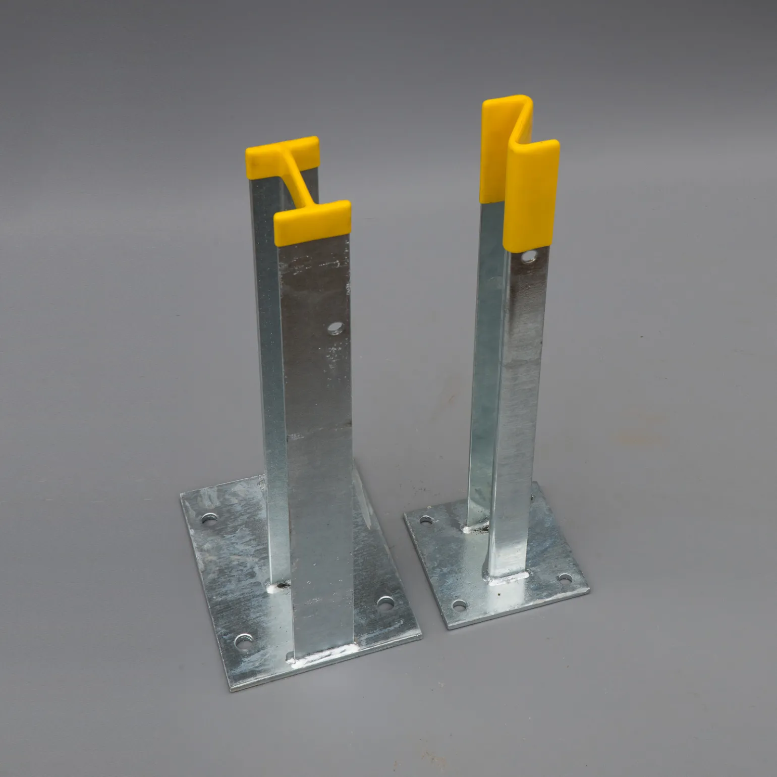 Posts
Dig-in H posts: 1200mm, 1500mm, 1800mm
Dig-in Z posts: 1200mm, 1250mm
Bolt-down H posts: 560mm, 760mm
Bolt-down Z posts: 560mm, 610mm, 760mm
Bolt-down H post – 1100mm double height
Bolt-down H post – 760mm handrail extension
Post caps – H and Z styles
Accessories
Floor anchors