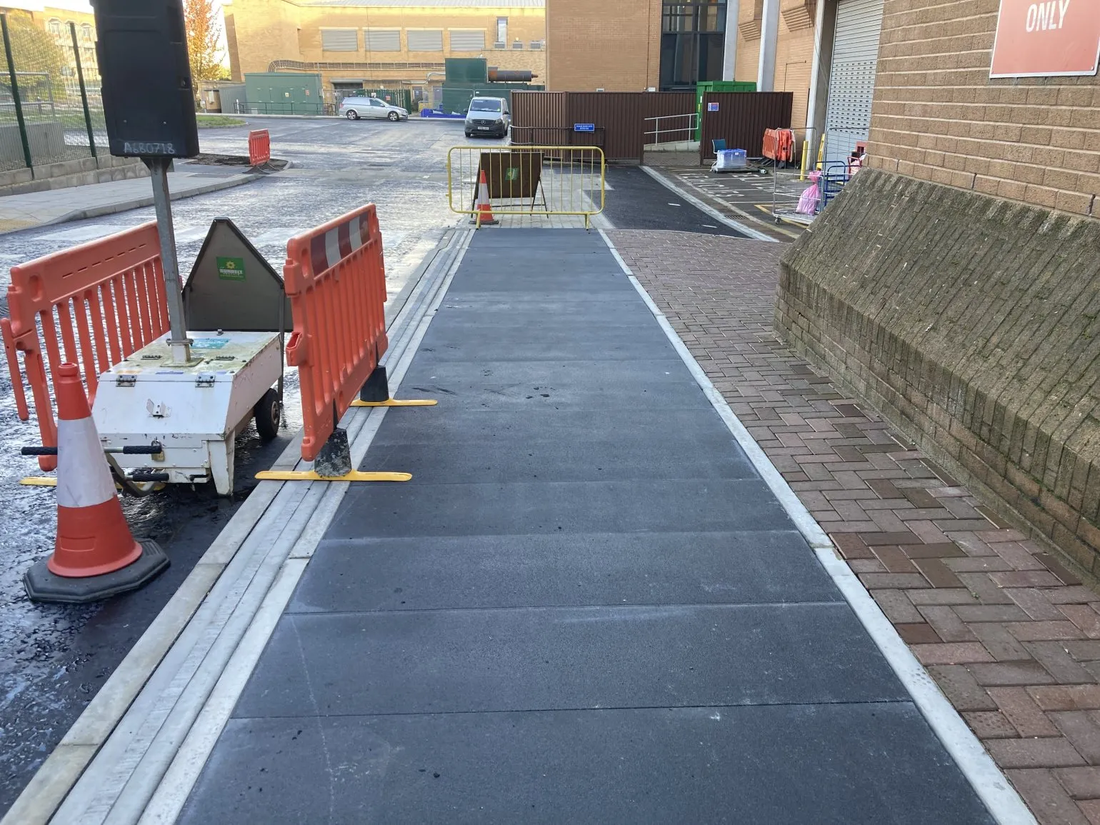 Infrastructure
Supporting Safe Pedestrian Movement Across Public & Operational Assets
Infrastructure projects must balance durability, safety and longevity while supporting high levels of pedestrian and operational traffic. Whether maintaining existing assets or delivering new infrastructure, safe access routes are essential to protect workers and the public alike.
Barclay & Mathieson supplies walkways, stair treads, handrails and safety systems for use across a wide range of infrastructure environments.